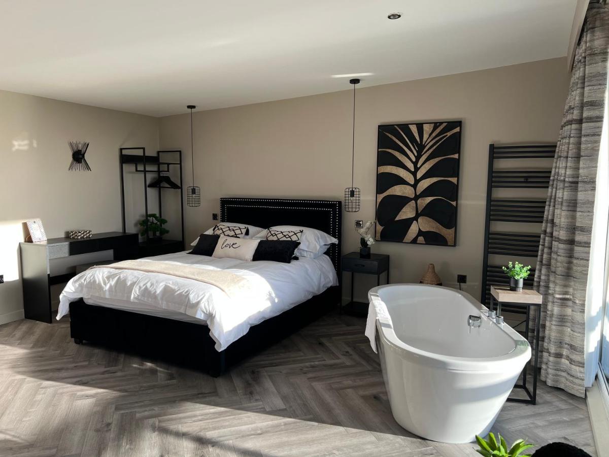 Loudoun Mains Luxury Lodges Newmilns エクステリア 写真