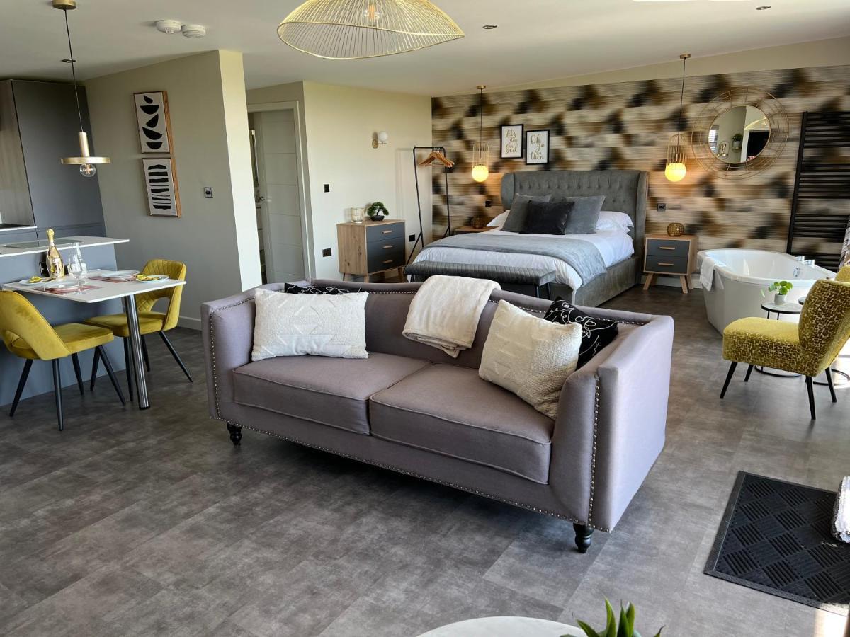 Loudoun Mains Luxury Lodges Newmilns エクステリア 写真