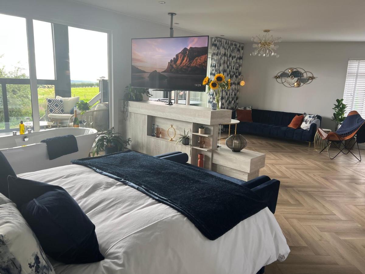 Loudoun Mains Luxury Lodges Newmilns エクステリア 写真
